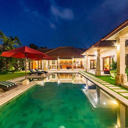 Villa Bugis Drupadi Seminyak Pokoj fotografie